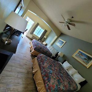 Queen Room Pool View